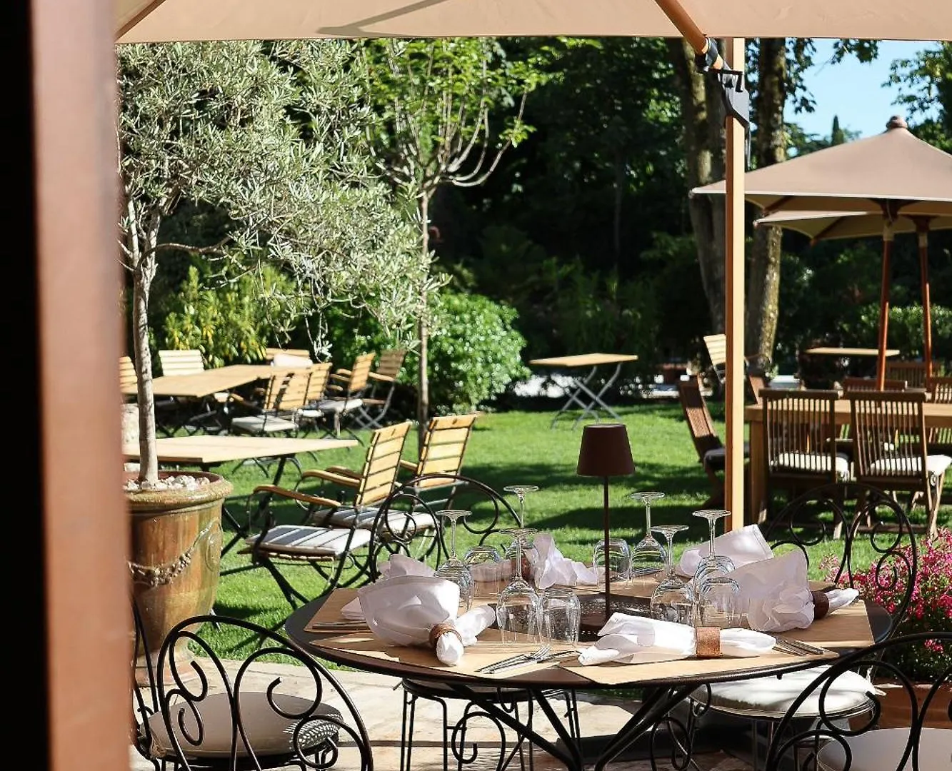 Hotel & Restaurants - Maison Chabran Pont-de-l'Isere 4*,