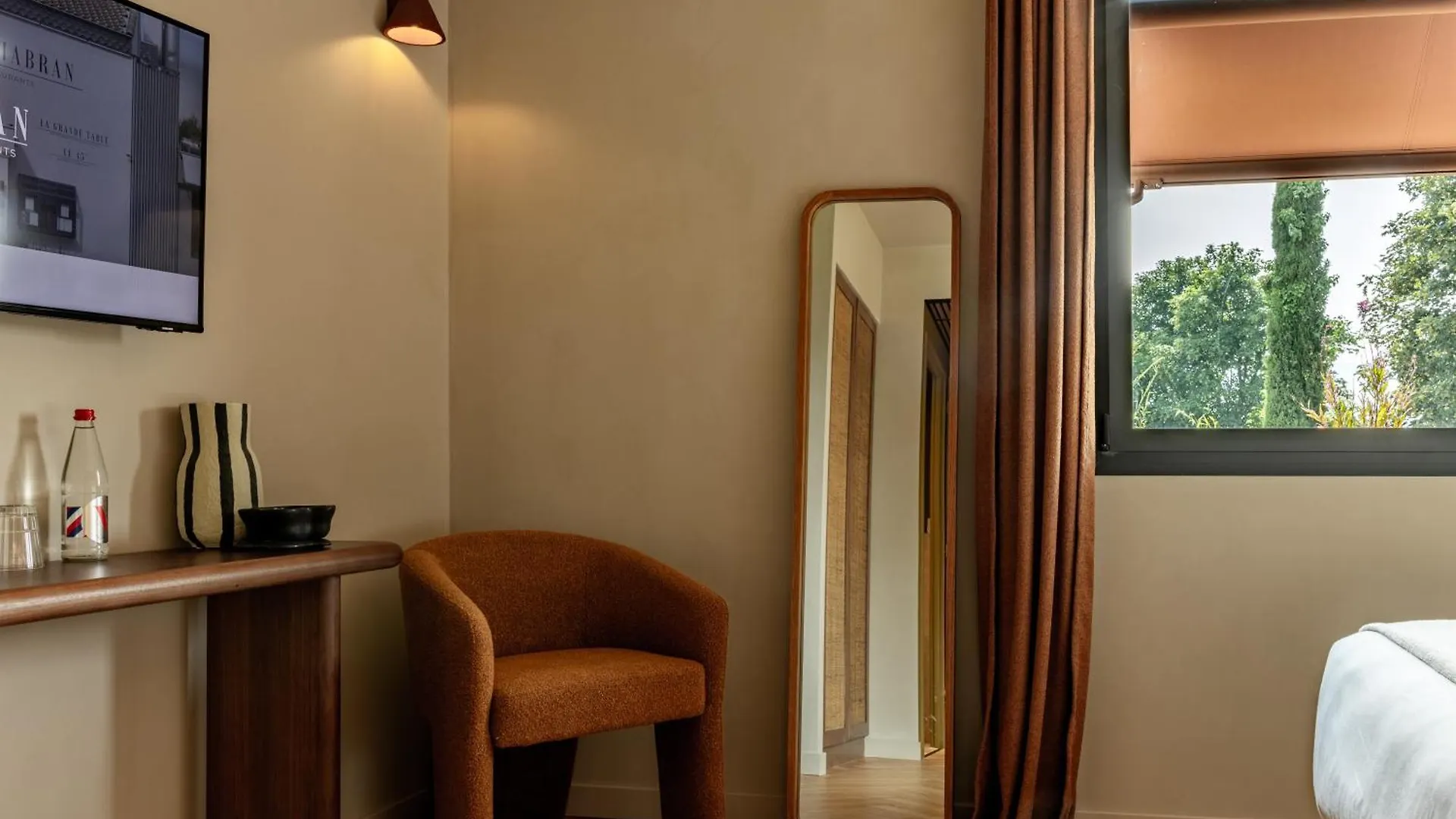 Hotel & Restaurants - Maison Chabran Pont-de-l'Isere France
