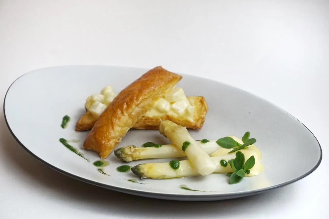 Hotel & Restaurants - Maison Chabran Pont-de-l'Isere 4*,