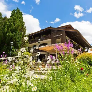 Le Cro-bidou Hotel