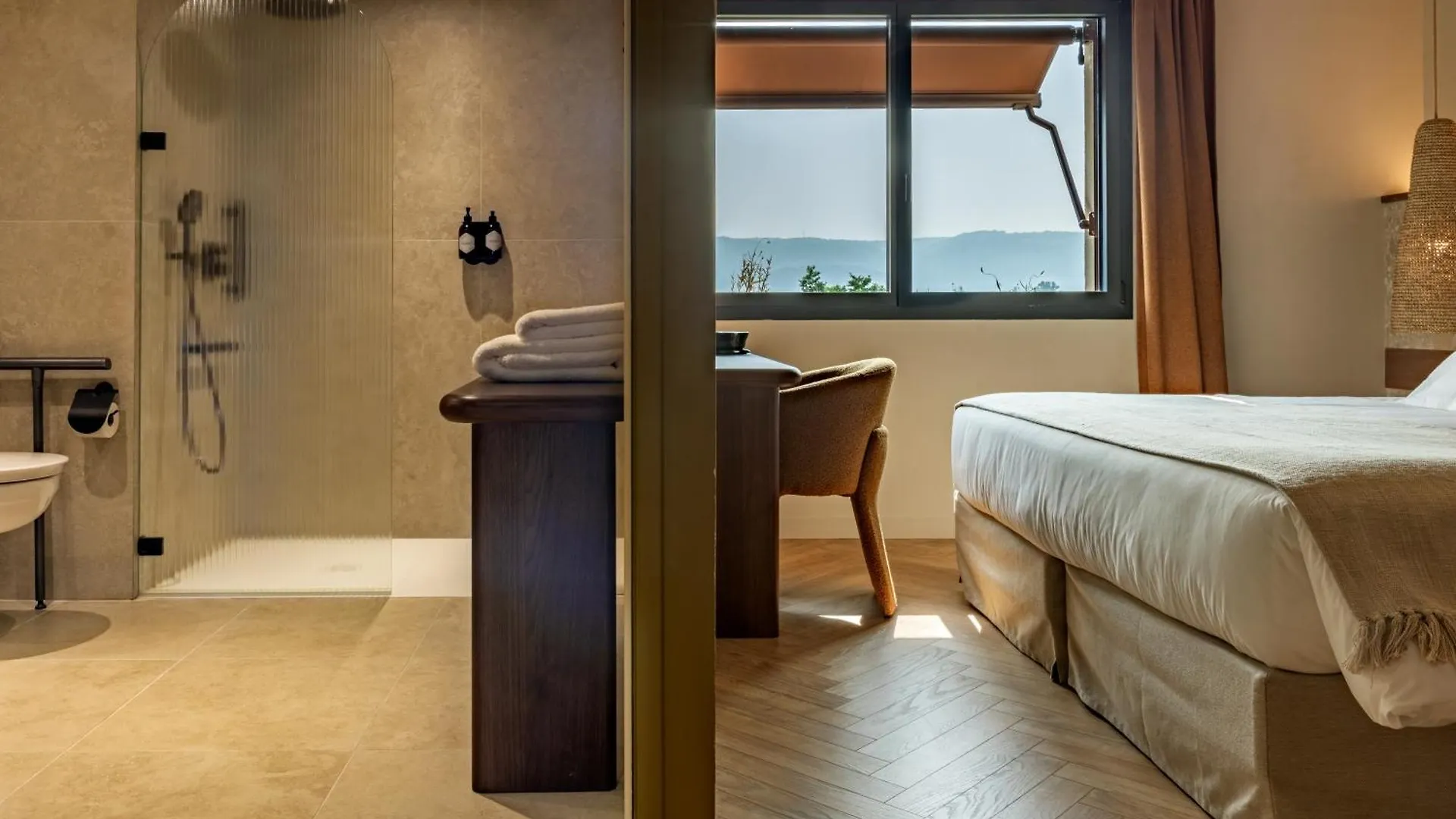Hotel & Restaurants - Maison Chabran Pont-de-l'Isere 4*,  France