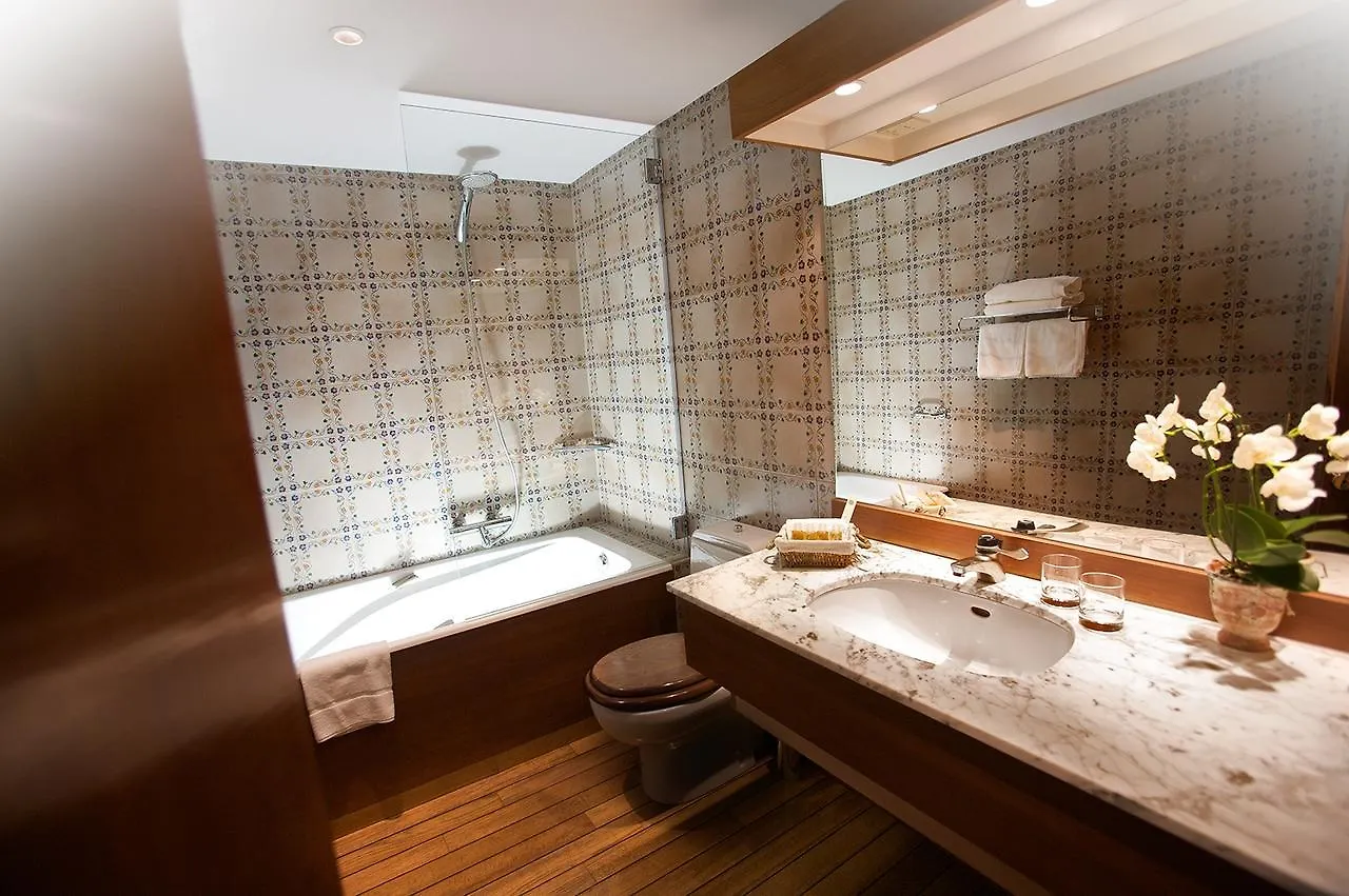 Hotel & Restaurants - Maison Chabran Pont-de-l'Isere 4*,