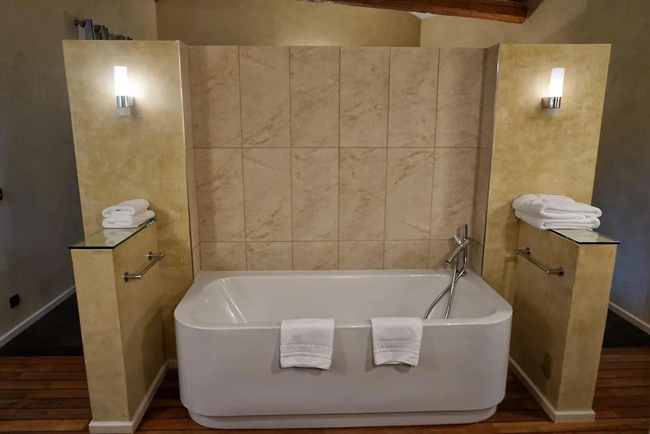 ****  Hotel & Restaurants - Maison Chabran Pont-de-l'Isere France